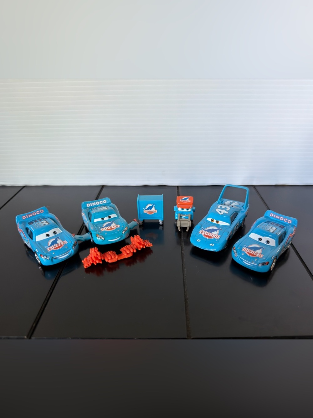 Disney Pixar Cars Dinoco Bundle 1:55 scale diecast vehicles - set of 5